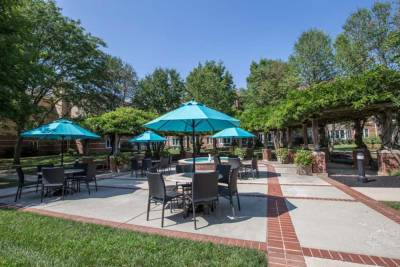 ClubhouseCourtyard-400×267 The Grill Room at Sewickley
